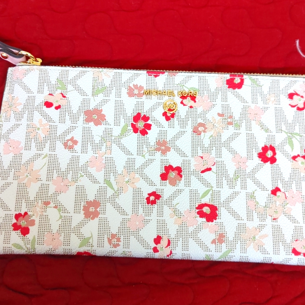 Michael Kors wristlet